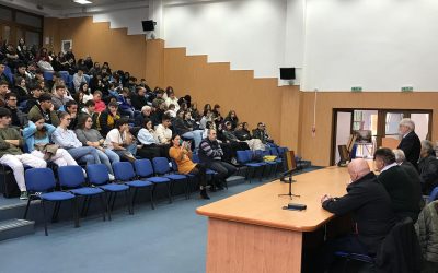 O  lecție de  „Istorie contemporană a României” pentru elevi de la mai multe unități de învățământ din municipiul Deva